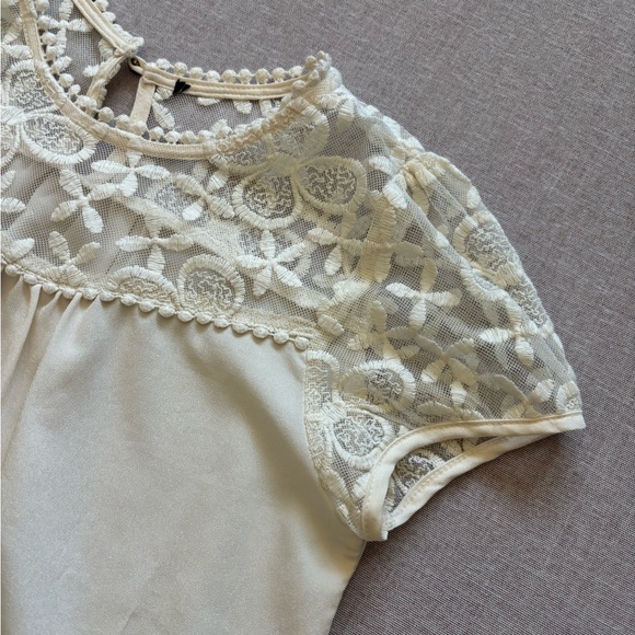 Cream lace boho blouse. - Picture 4 of 8